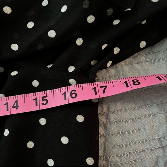 Guess Black & White Ruffled Polka Dot Long Sleeve Off the Shoulder Party Top - Picture 4 of 7